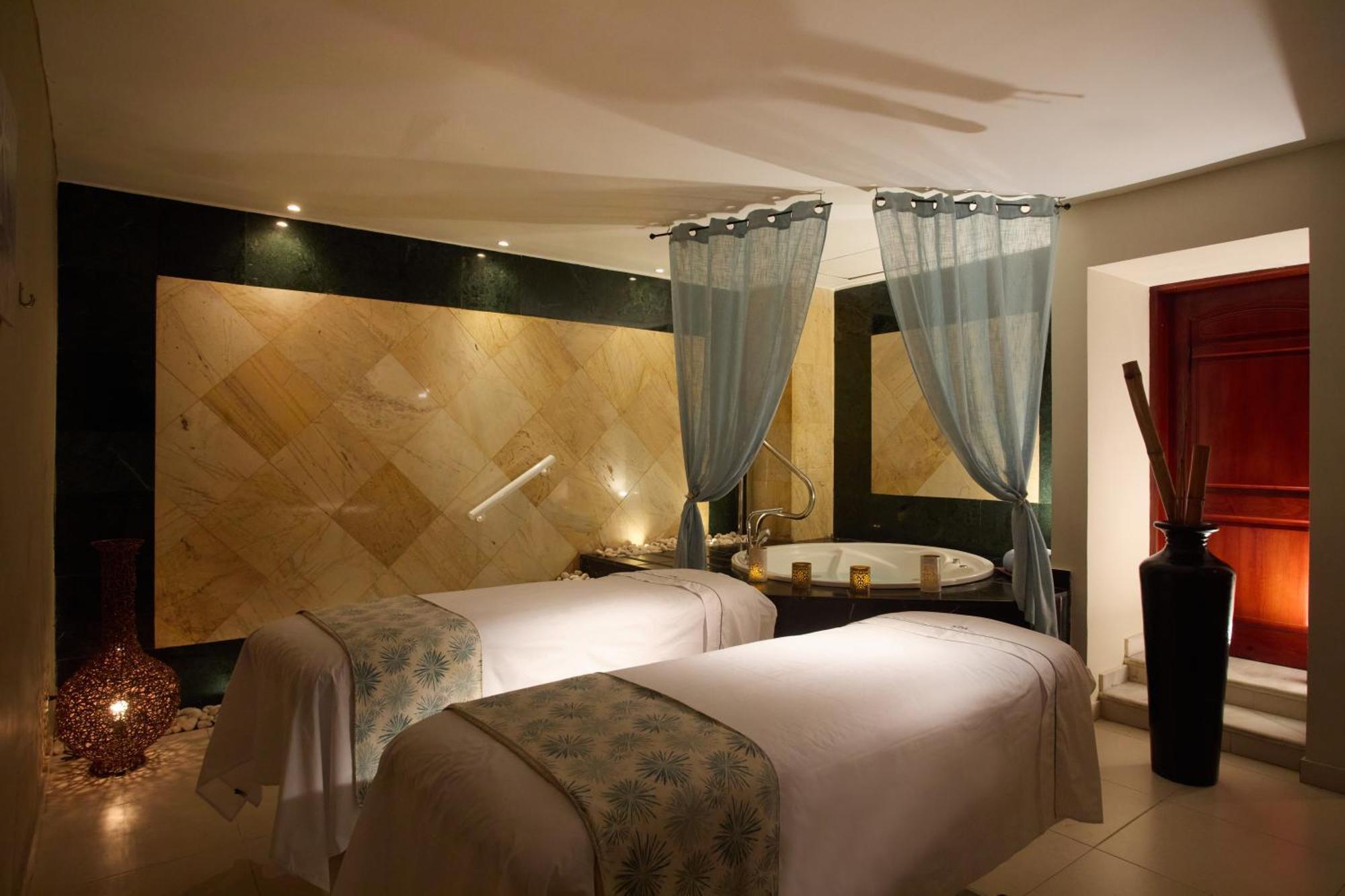 Bahia Principe Luxury Runaway Bay (Adults Only) Ngoại thất bức ảnh